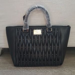 Bebe diamonda quilt zipper tote